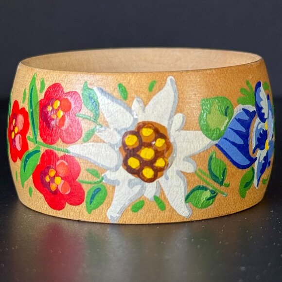Vintage Boho Hand-Painted Wooden Napkin Ring With Floral Design Set Of 4 Rustic - Picture 8 of 10